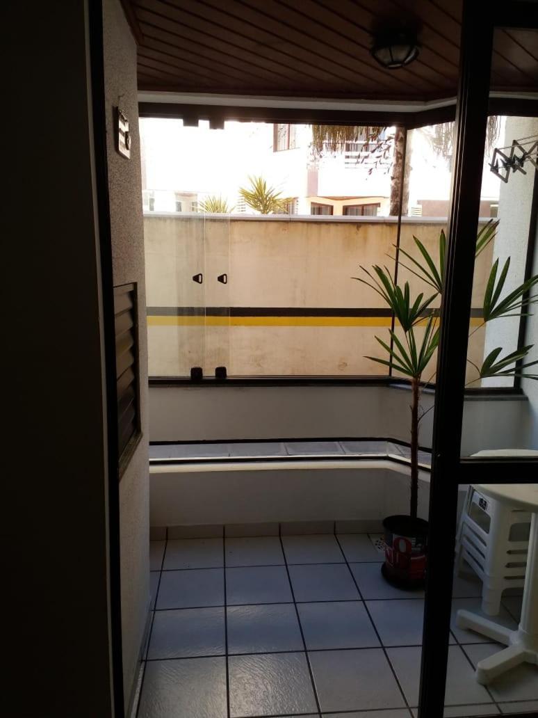 Apartamento Praia Dos Ingleses ฟลอเรียนอโปลิส ภายนอก รูปภาพ